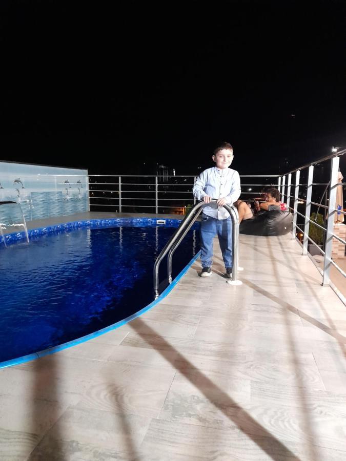 Hotel Wave Batumi Exterior photo