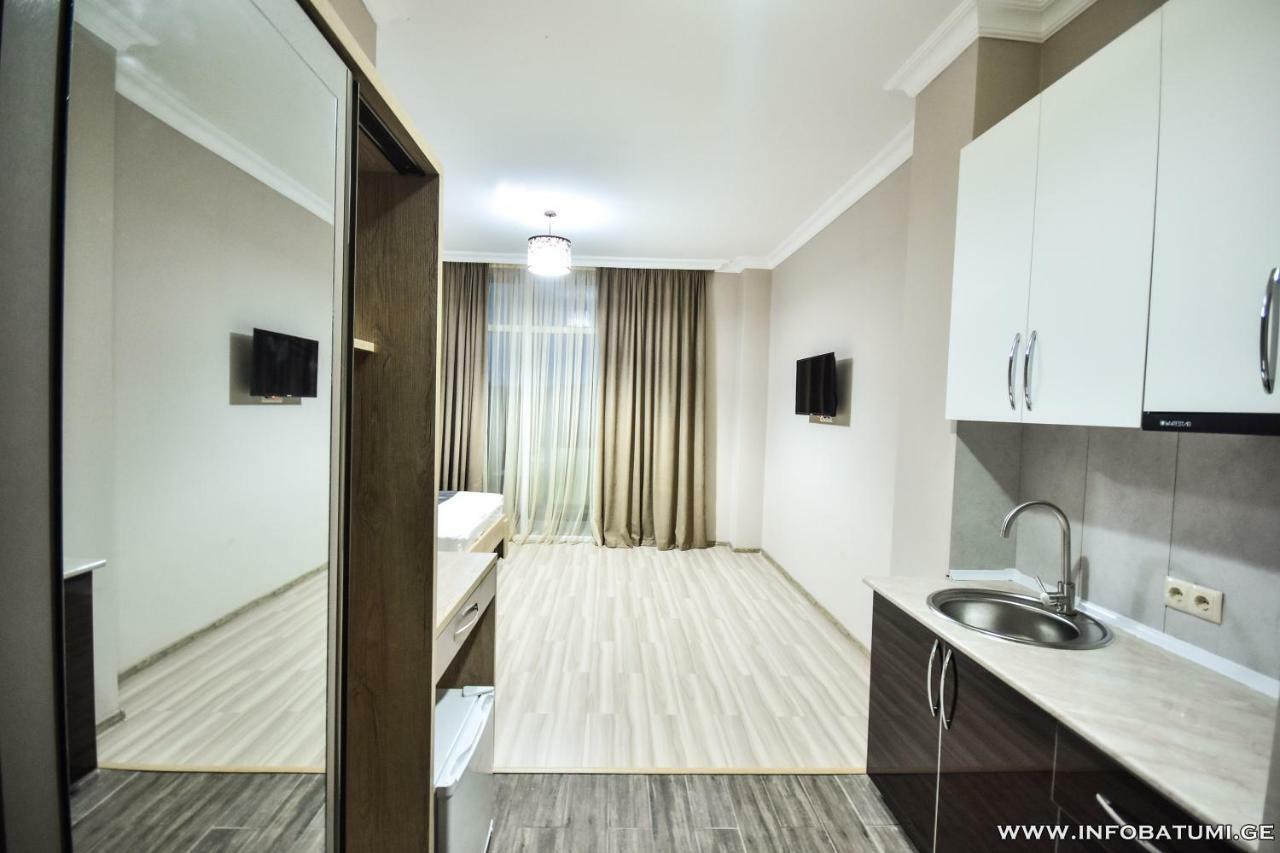 Hotel Wave Batumi Exterior photo